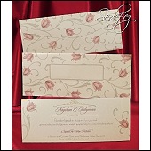 Levné svatební oznámení s červenými květinami a s potištěnou obálkou