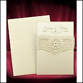 Luxusní zlatavě perleťové svatební oznámení s krajkovou květinou a zlatavě se blýskajícím korálkem vzor 3703